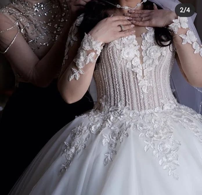 لباس عروس جواهردوزی سایز ۳۶-۴۰ مزون هستی، رنگ سفید، طرح گلدوزی، بلند، آستین کوتاه، پفدار