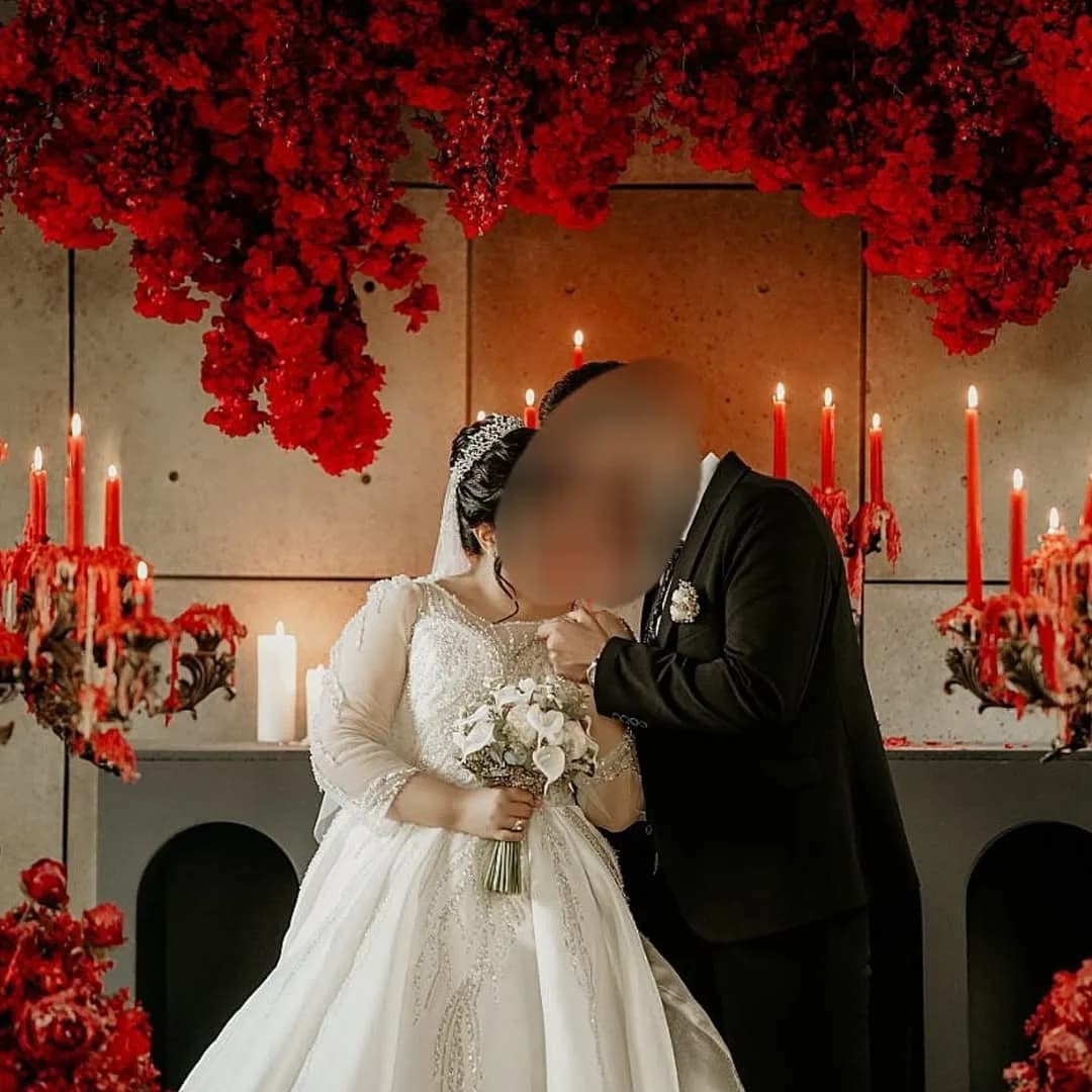 لباس عروس مزوندوز سایز ۳۸ تا ۴۶، رنگ سفید، طرح گلدوزی، بلند، آستین بلند، پف دار