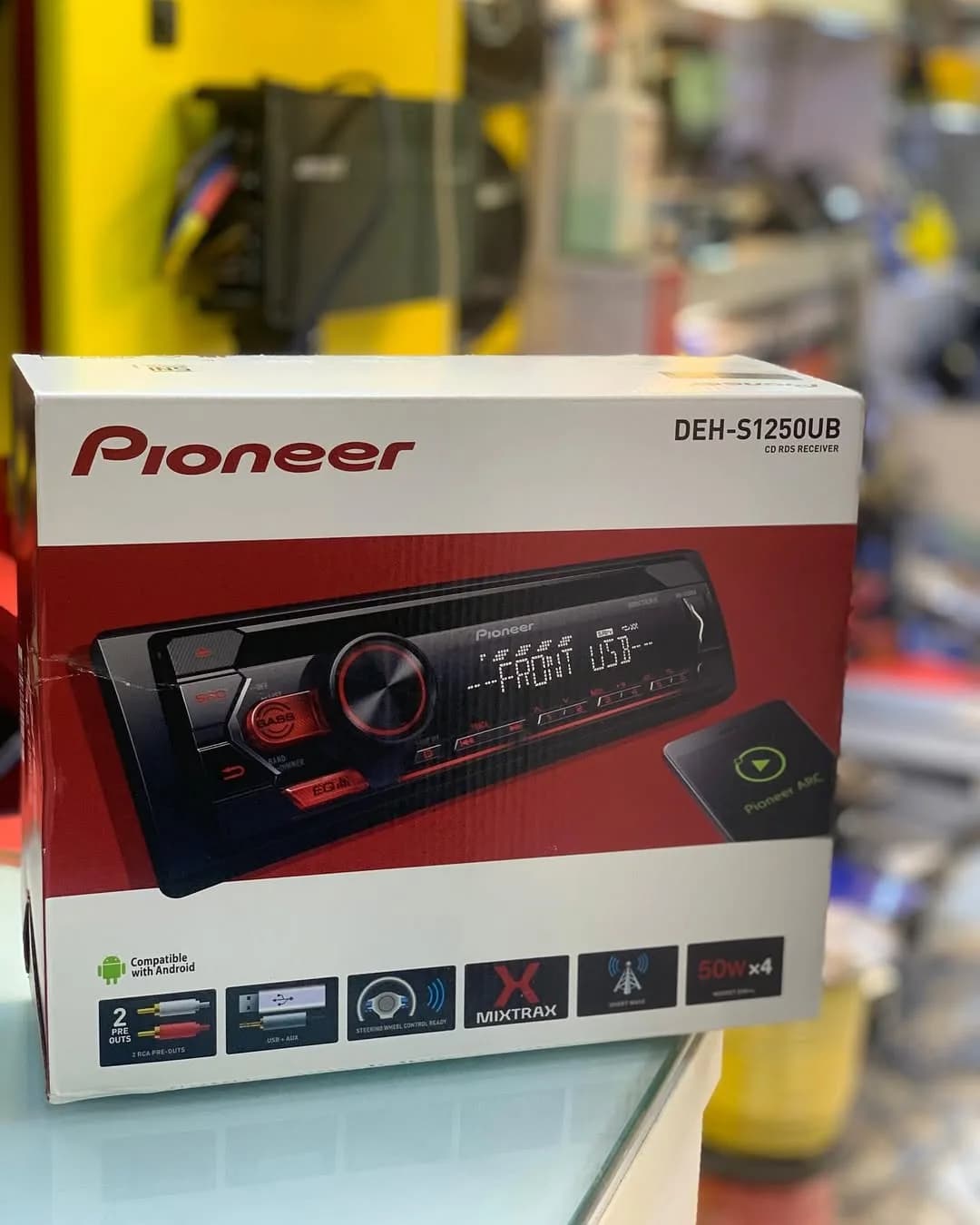 ضبط ماشین DEH-S1250UB پایونیر، رنگ سفید، قرمز و مشکی، جنس مقوا، مستطیلی
