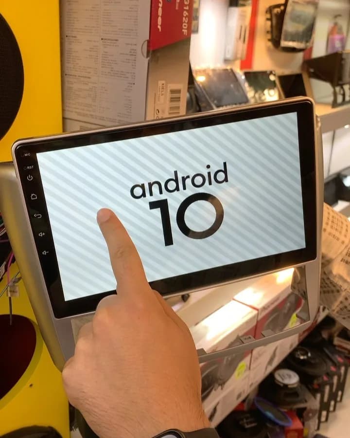 مانیتور اندروید اریو Z300 ۱۳ اینچ، رنگ نقرهای و مشکی، جنس پلاستیک و شیشه، لمسی، مستطیلی