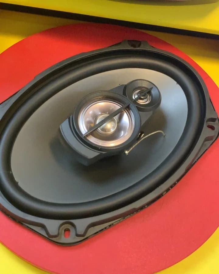 بلندگو خودرو RP-6907، رنگ مشکی و نقرهای، جنس پلاستیک و فلز، بیضی، کواکسیال