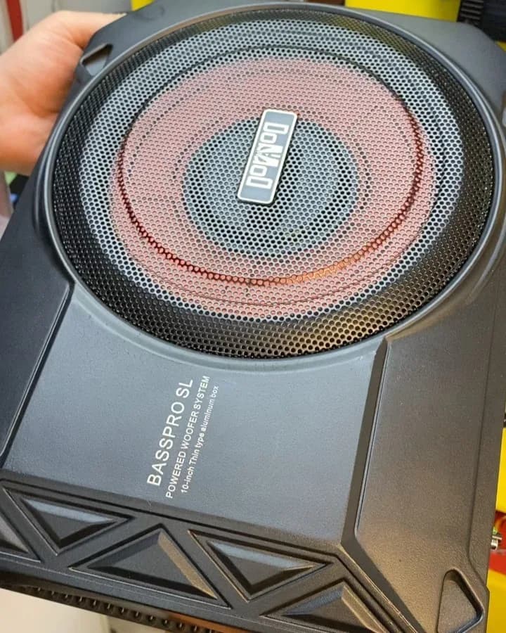 ساب ۱۰ اینچ دوردور D-10 PRO، رنگ سیاه، جنس فلز و پلاستیک، مستطیلی تخت