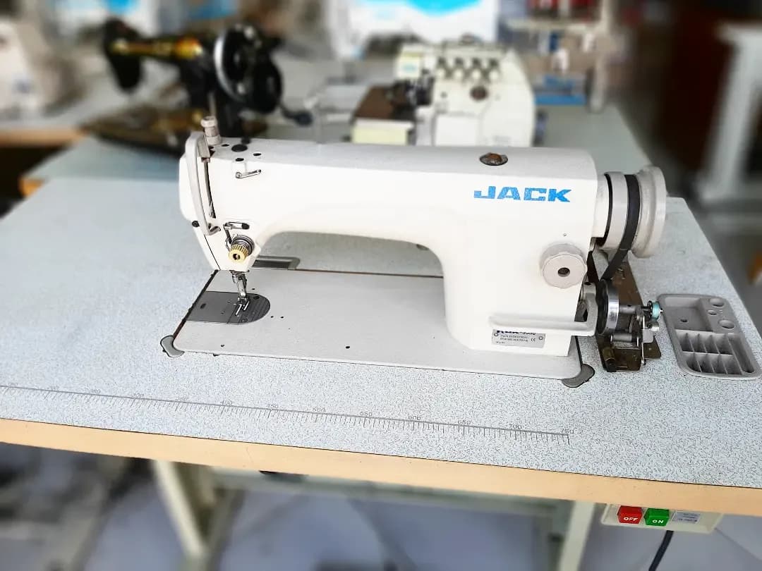 چرخ خیاطی راسته‌دوز ۵۵۵۰ Jack، رنگ سفید، جنس فلز، تک سوزن