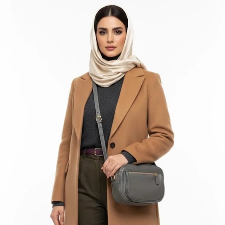 کیف کراسبادی چرم طبیعی ۱۲۰۲ Charmani، رنگ خاکستری، دوشی، گرد