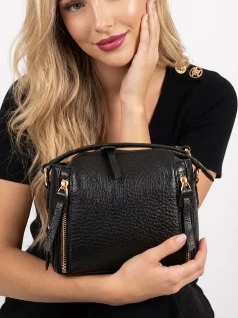 کیف دستی، رنگ مشکی، جنس چرم، استوانهای