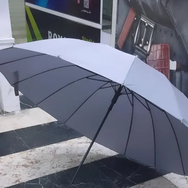 چتر ۱۶ فنر فایبرگلاس برزنت نانو لندن، رنگ خاکستری و سفید، جنس پلاستیک، دستی معمولی