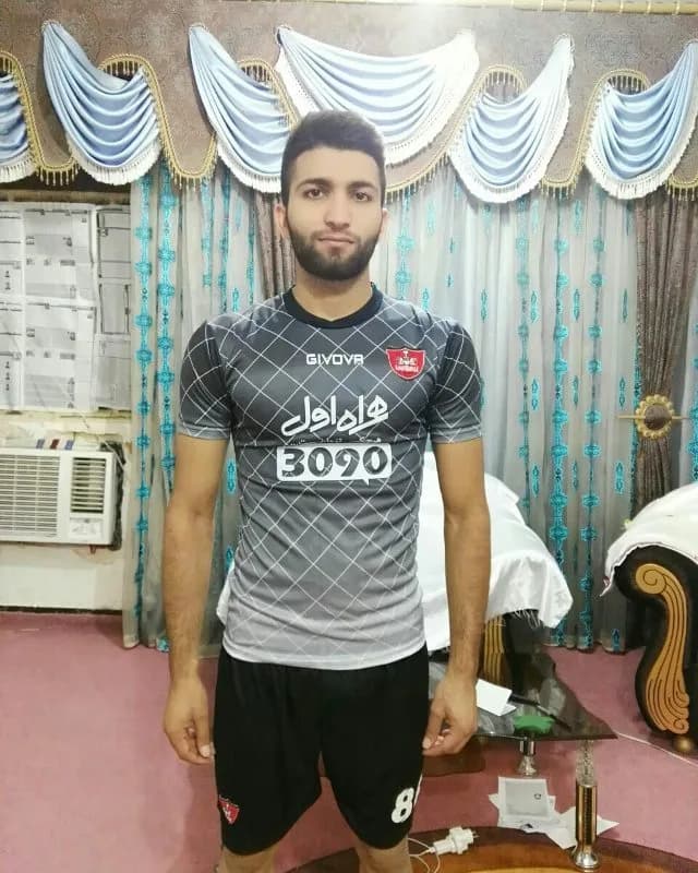 ست لباس فوتبال پرسپولیس