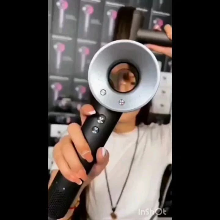 سشوار با پایه و سریها، رنگ مشکی و قهوهای، جنس پلاستیک و چوب، دیجیتال