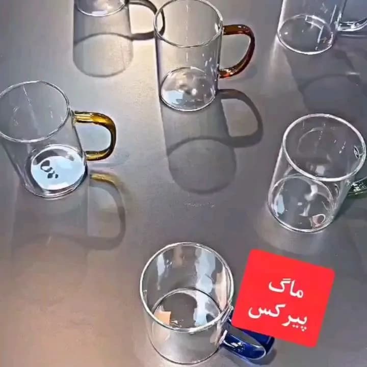 لیوان پیرکس دسته رنگی