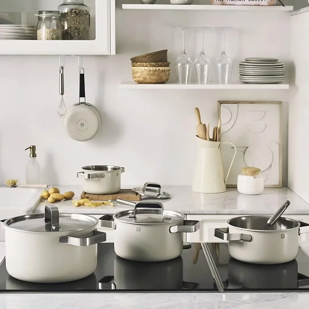 سرویس قابلمه ۹ پارچه Pure Zwilling، رنگ کرم و نقرهای، جنس استیل و سرامیک، گرد، دستهدار