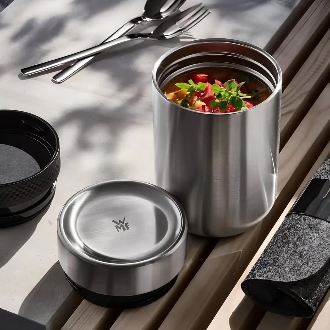 فلاسک غذا My2Go WMF، رنگ نقرهای و مشکی، جنس استیل، پلاستیک و پارچه، استوانهای دربدار