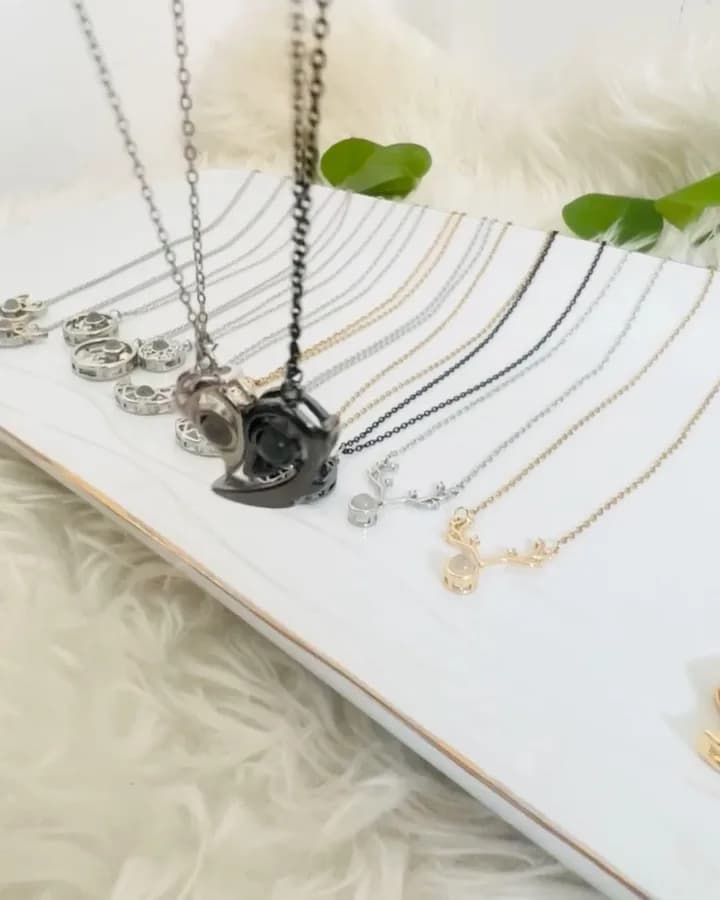 گردنبند چشم تلسکوپی، رنگ طلایی و نقره‌ای، جنس فلز، زنجیری با پلاک آویز
