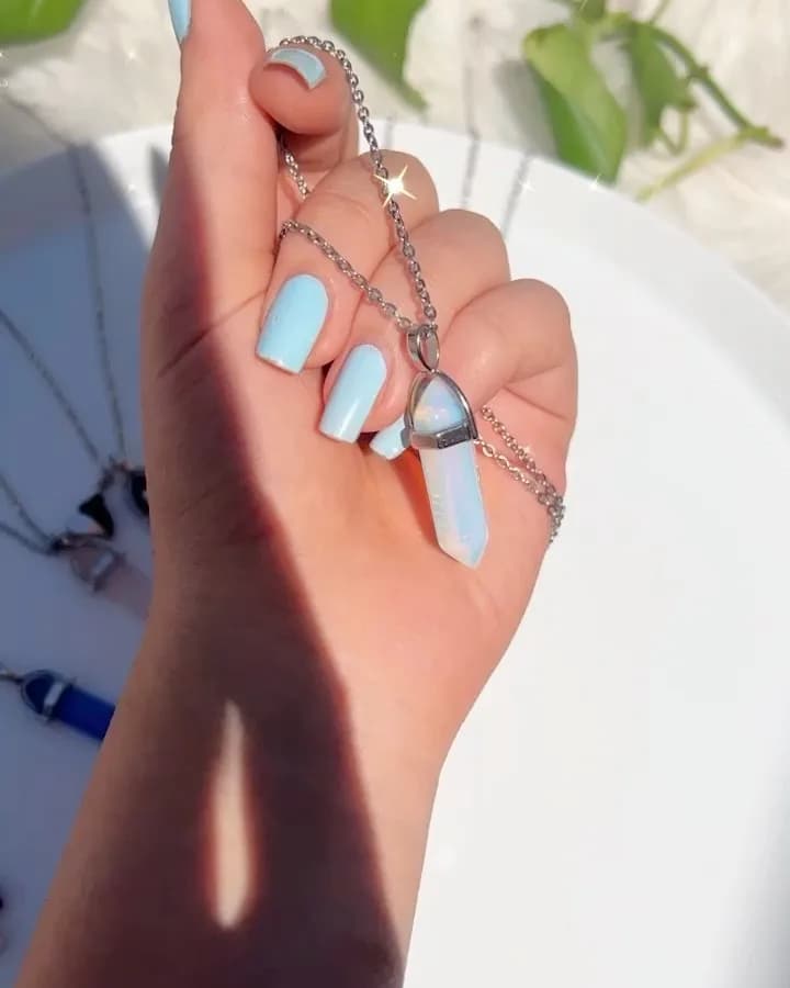 گردنبند سنگ منشوری