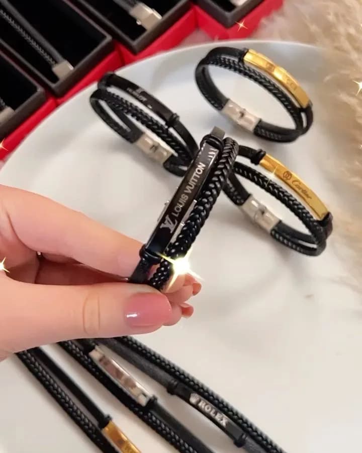 دستبند چرم دو لاین