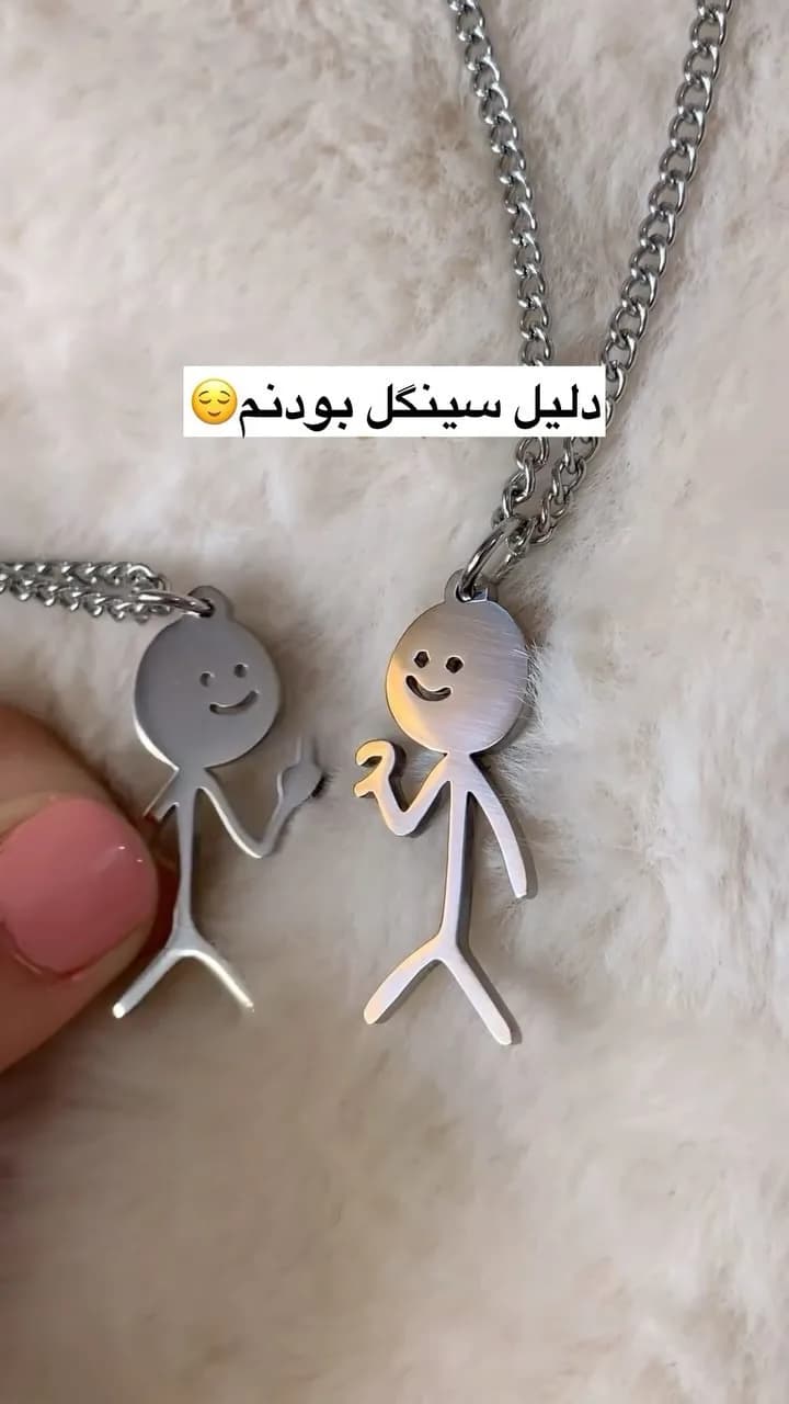 گردنبند فانتزی، رنگ نقره‌ای، جنس فلز، طرح شخصیت کارتونی، مدل آدمک