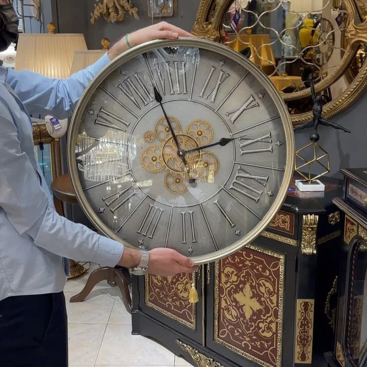 ساعت دیواری قطر ۶۰ وارداتی، رنگ نقرهای و خاکستری، جنس فلز و شیشه، ساعت دیواری گرد