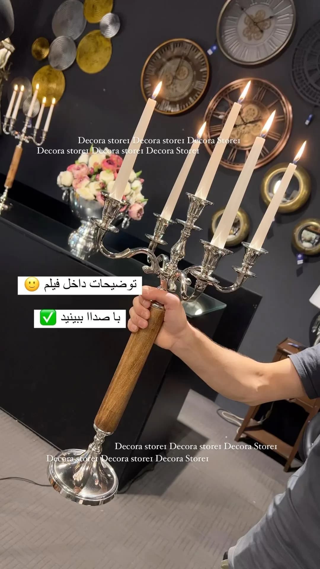 شمعدان پنج شاخه هندی ۵۸ سانت، رنگ نقرهای و قهوهای، جنس فلز و چوب، شمعدان رومیزی پایهبلند