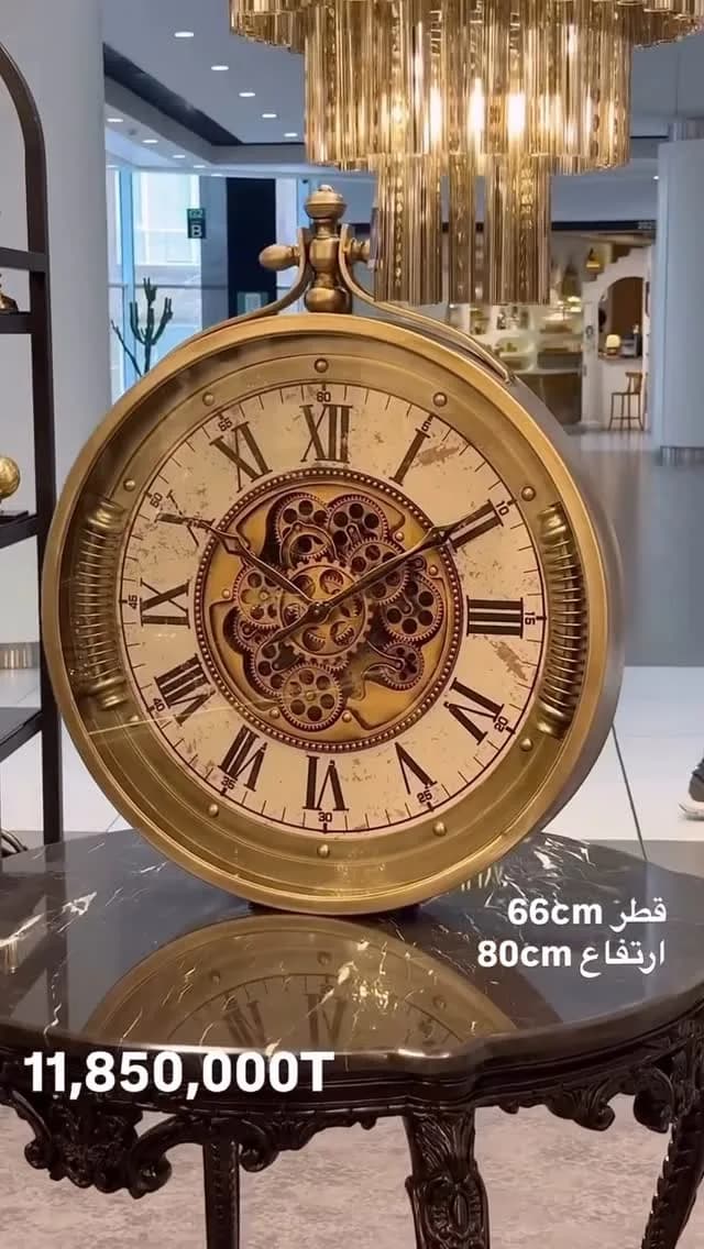 ساعت دیواری چرخدندهای والتر، رنگ طلایی و کرم، جنس فلز و شیشه، گرد، کلاسیک