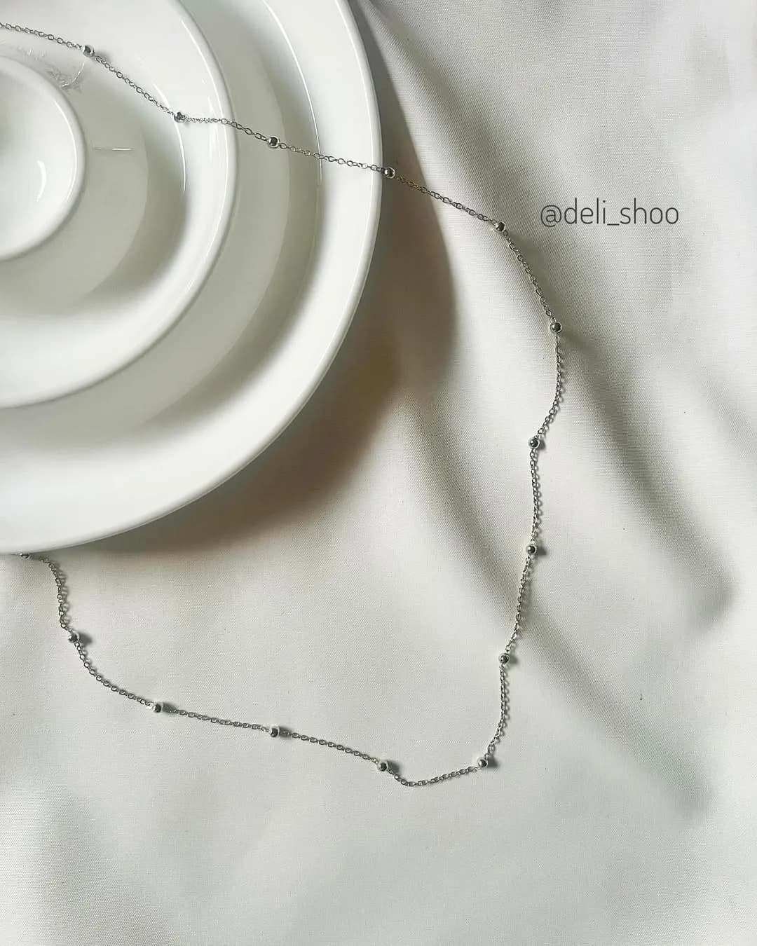 گردنبند، رنگ نقره‌ای، جنس فلز، زنجیر مهره‌دار