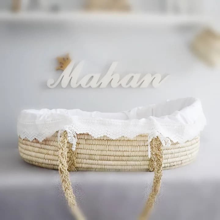 سبد حمل نوزاد حصیری، رنگ کرم و سفید، جنس پارچه، سبد لبهتور دستهدار