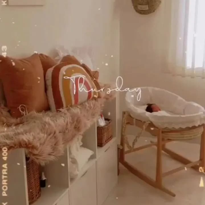 گهواره نوزاد، رنگ سفید و کرم، جنس حصیری و پارچه، گهواره سبدی با پایه
