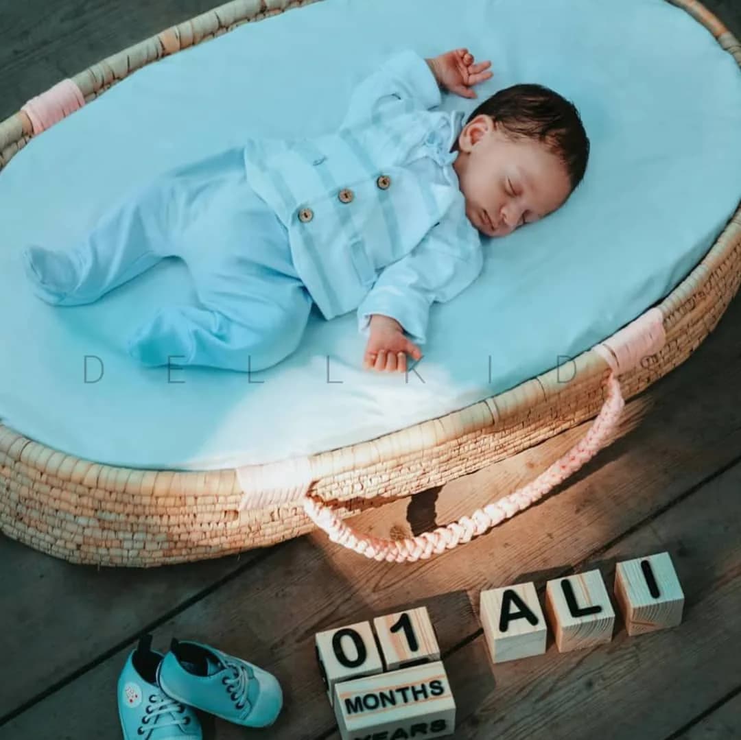 چراغ دیواری و ساعت