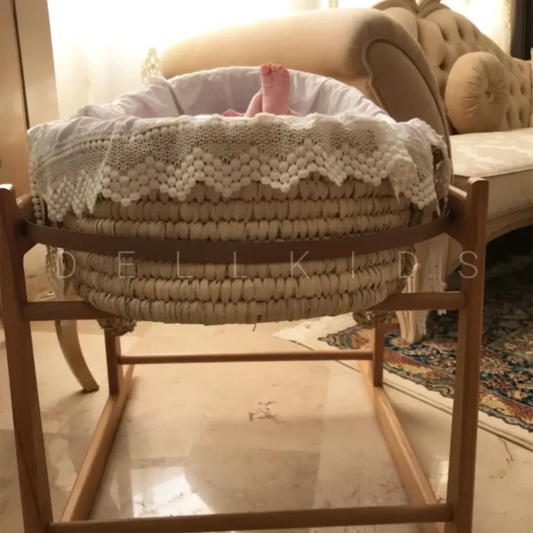 کالسکه نوزاد حصیری