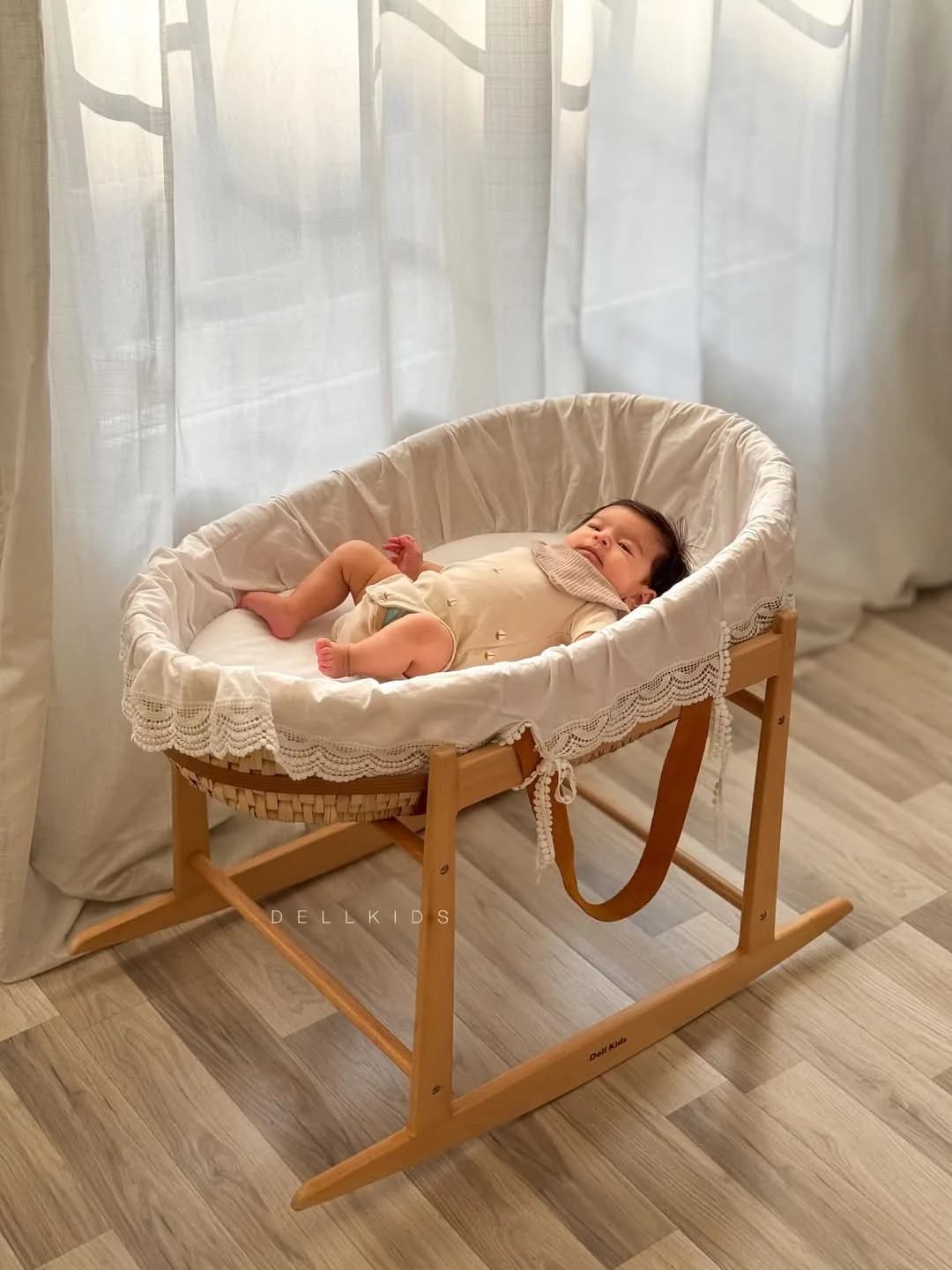گهواره حصیری چوبی نوزاد