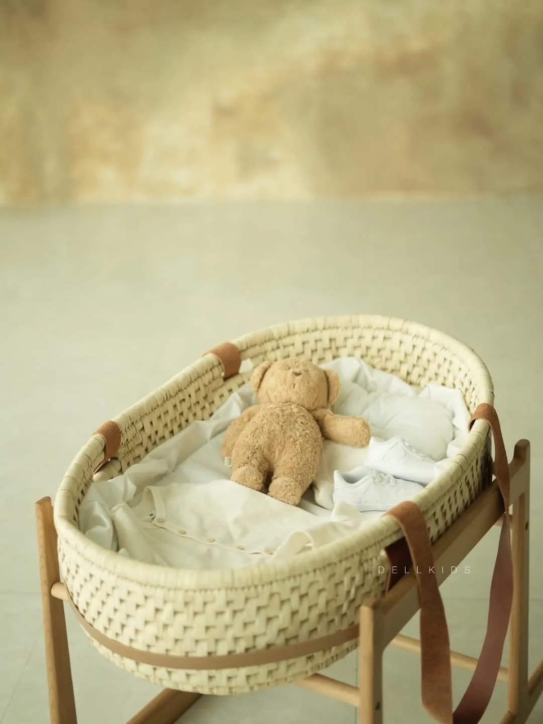 گهواره حصیری چوبی نوزاد، رنگ کرم و سفید، جنس پارچه، گهواره نوزادی حصیری