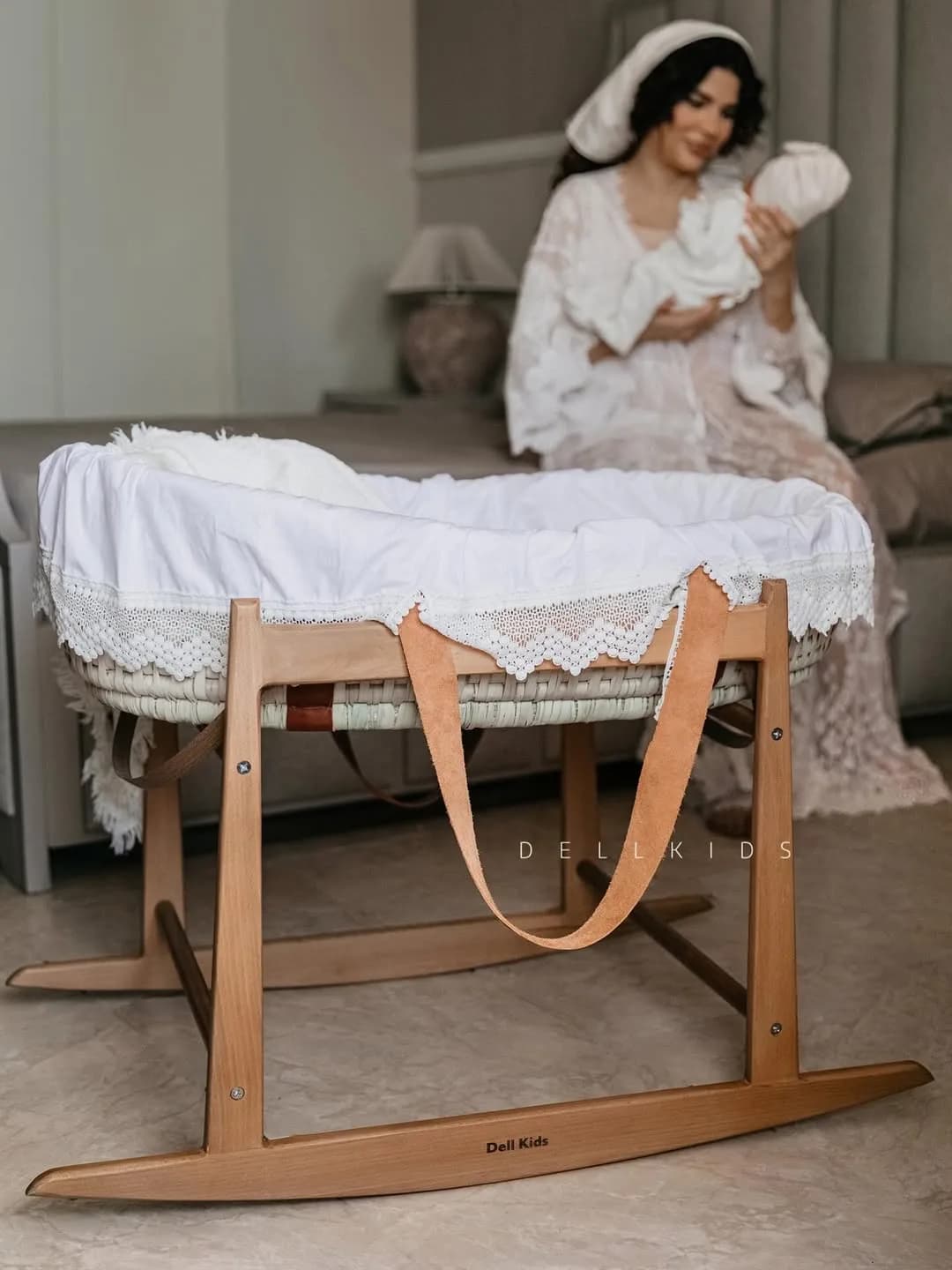 گهواره حصیری چوبی نوزاد، رنگ سفید، جنس پارچه، گهواره حصیری پایهدار