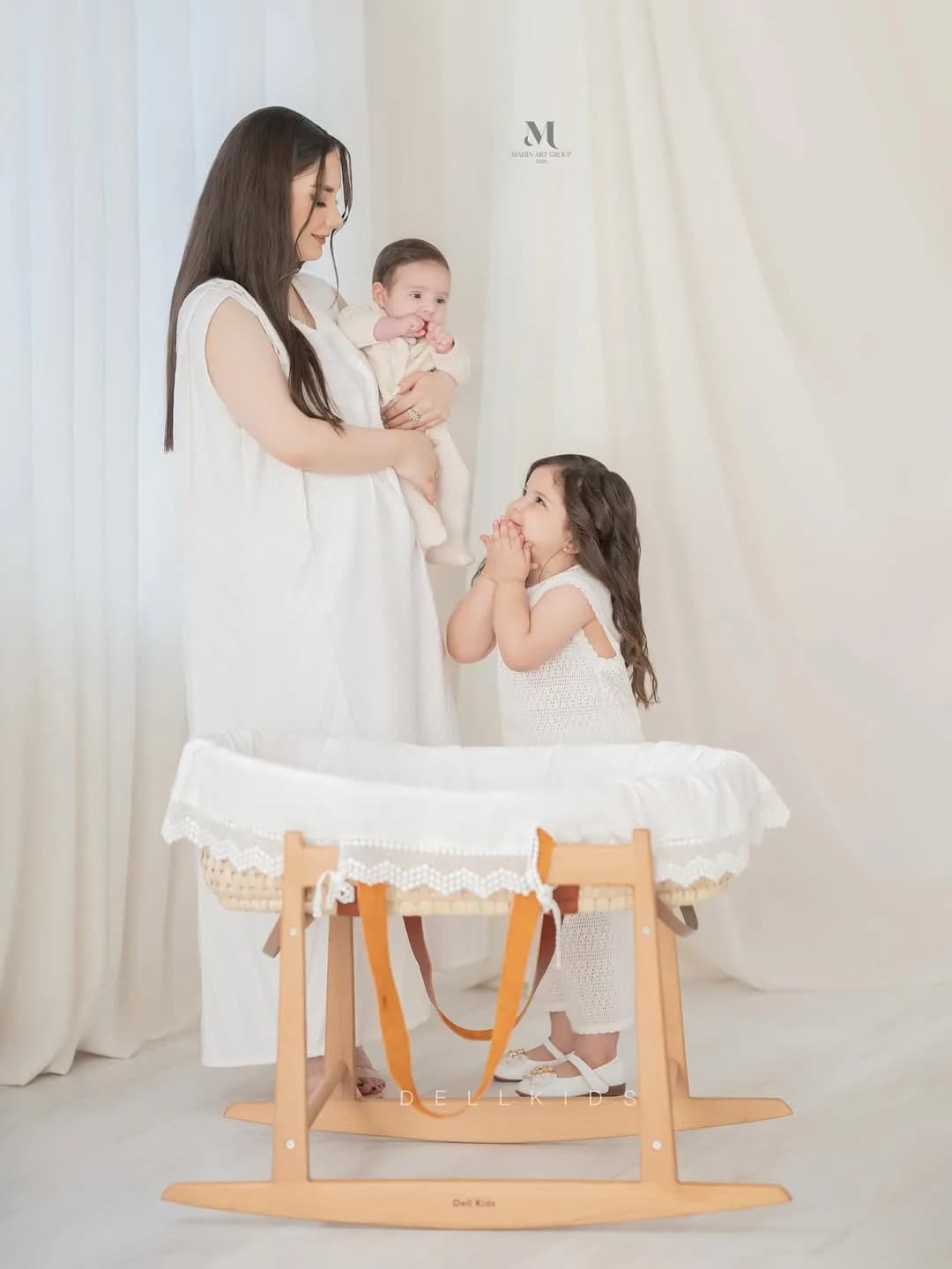گهواره حصیری چوبی نوزاد با تشک و بالشت