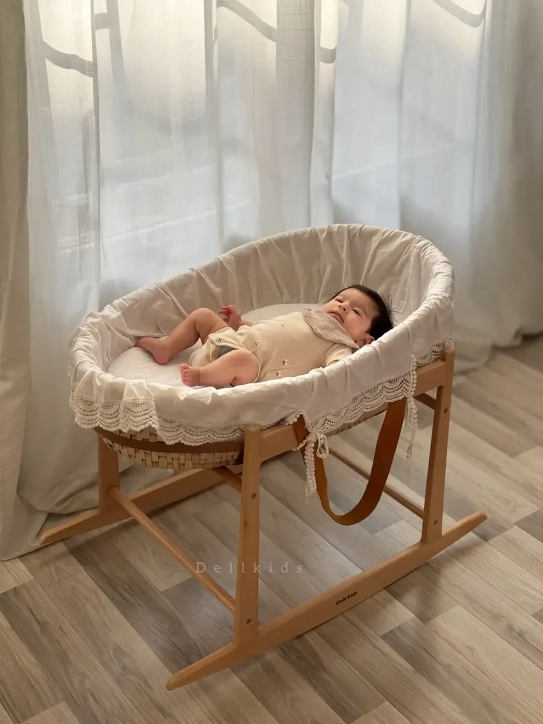 گهواره حصیری نوزاد با تشک و بالش