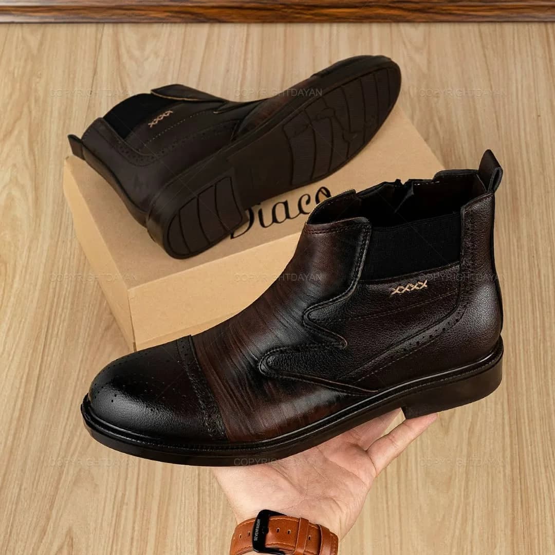 نیمبوت چرمی، رنگ قهوهای و مشکی، ساق کوتاه، چلسی