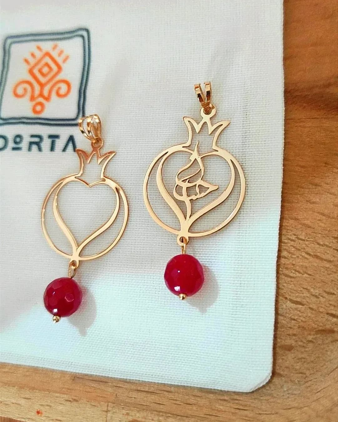 گردنبند طرح انار یلدا