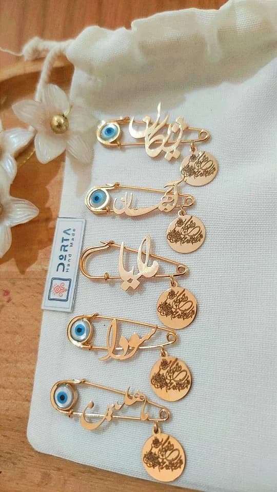 سنجاق سینه طلا طرح اسم