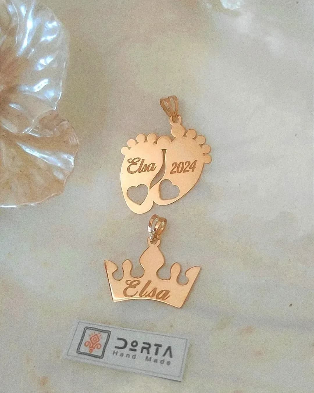 پلاک و دستبند طلا طرح تاج