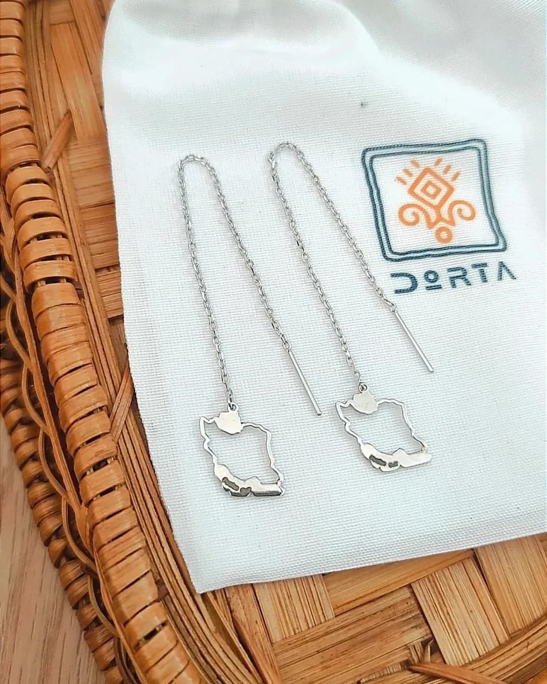 گوشواره طلای زنجیری طرح نقشه ایران، رنگ نقرهای، جنس فلز، مدل بلند