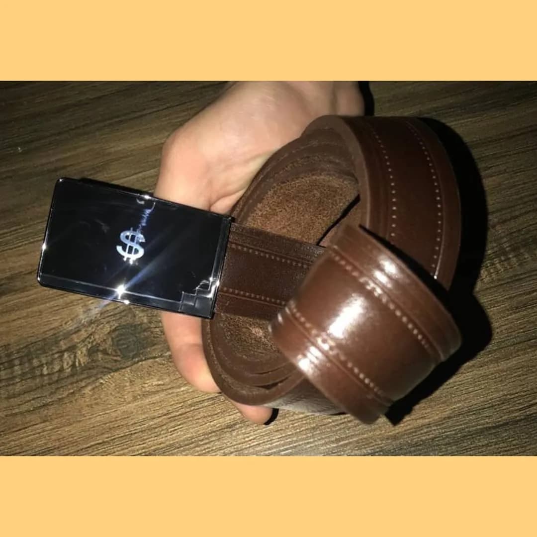 کمربند چرم سایز بزرگ، رنگ قهوه‌ای و نقره‌ای، جنس فلز، سگک مستطیلی