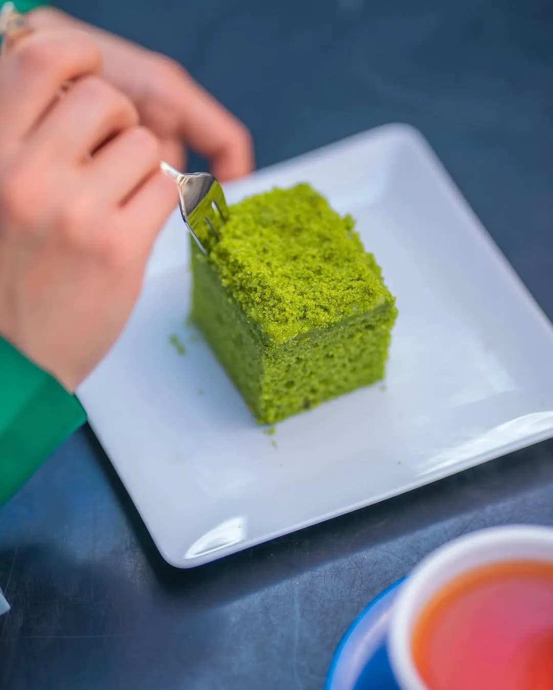 کیک اسفناج فنسی، رنگ سبز، مربعی، تک لایه