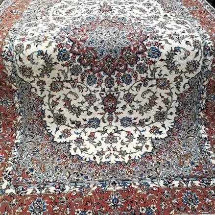 جفت فرش ۶ متری یزد، رنگ کرم، قرمز و آبی، طرح هندسی، مستطیلی بزرگ