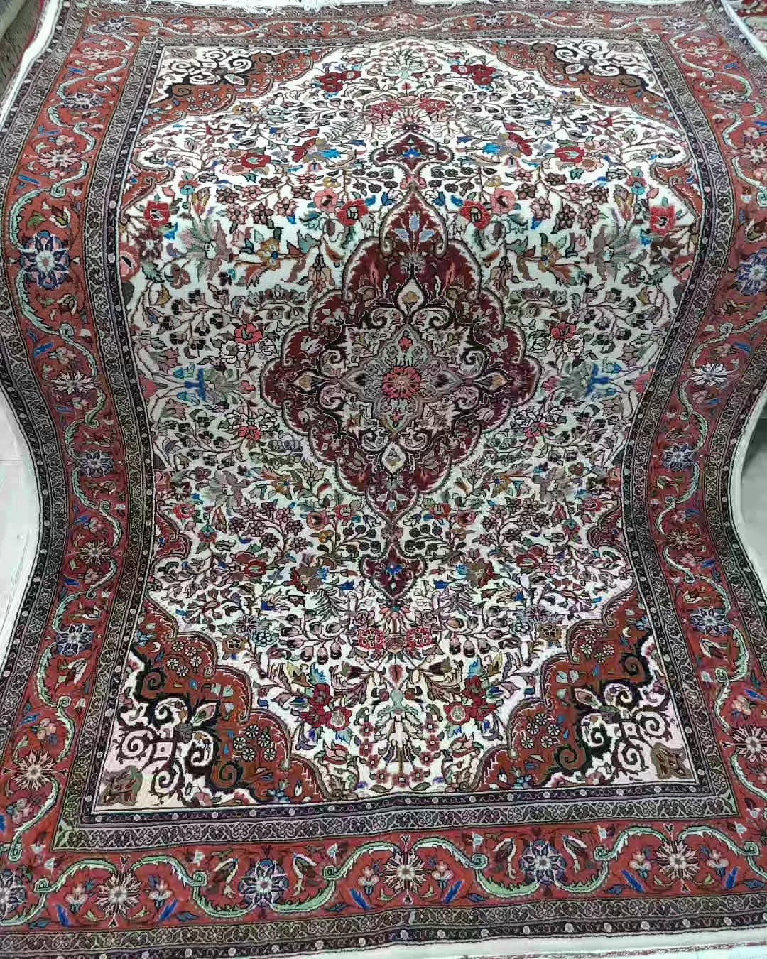 قالیچه جوزان ملایر گل ابریشم