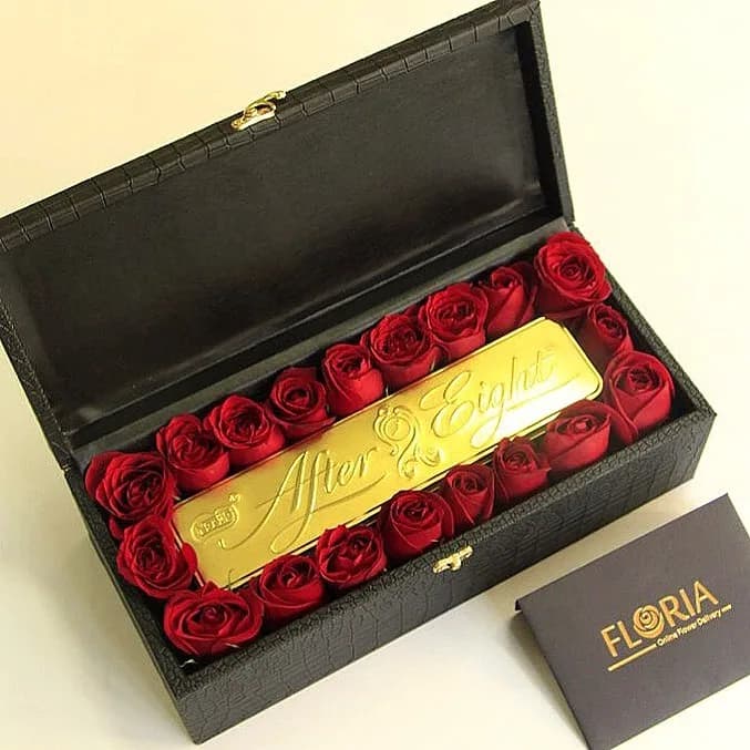 پکیج باکس چرمی و شکلات After Eight، رنگ مشکی، طلایی و قرمز، مستطیلی
