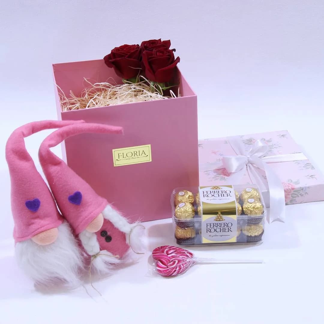 باکس گل رز و شکلات و عروسک فلوریا