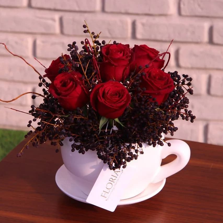 گل و گلدان فنجانی طرح رز فلوریا