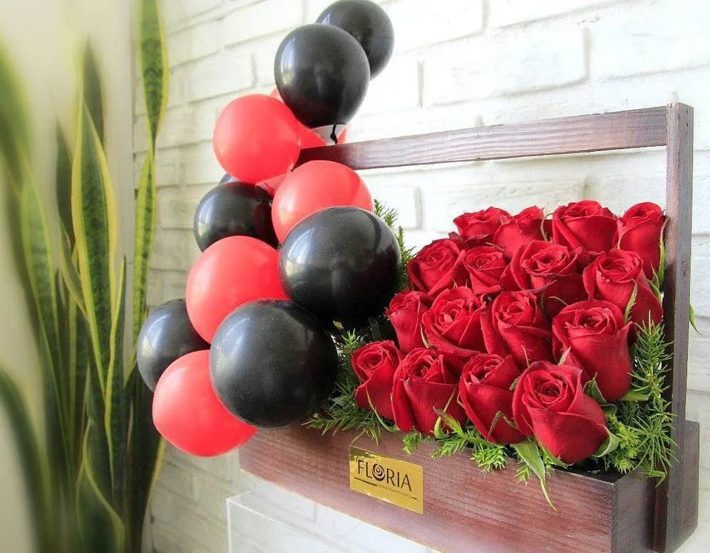 باکس گل توتیا ۱۲ و ۱۶ شاخه