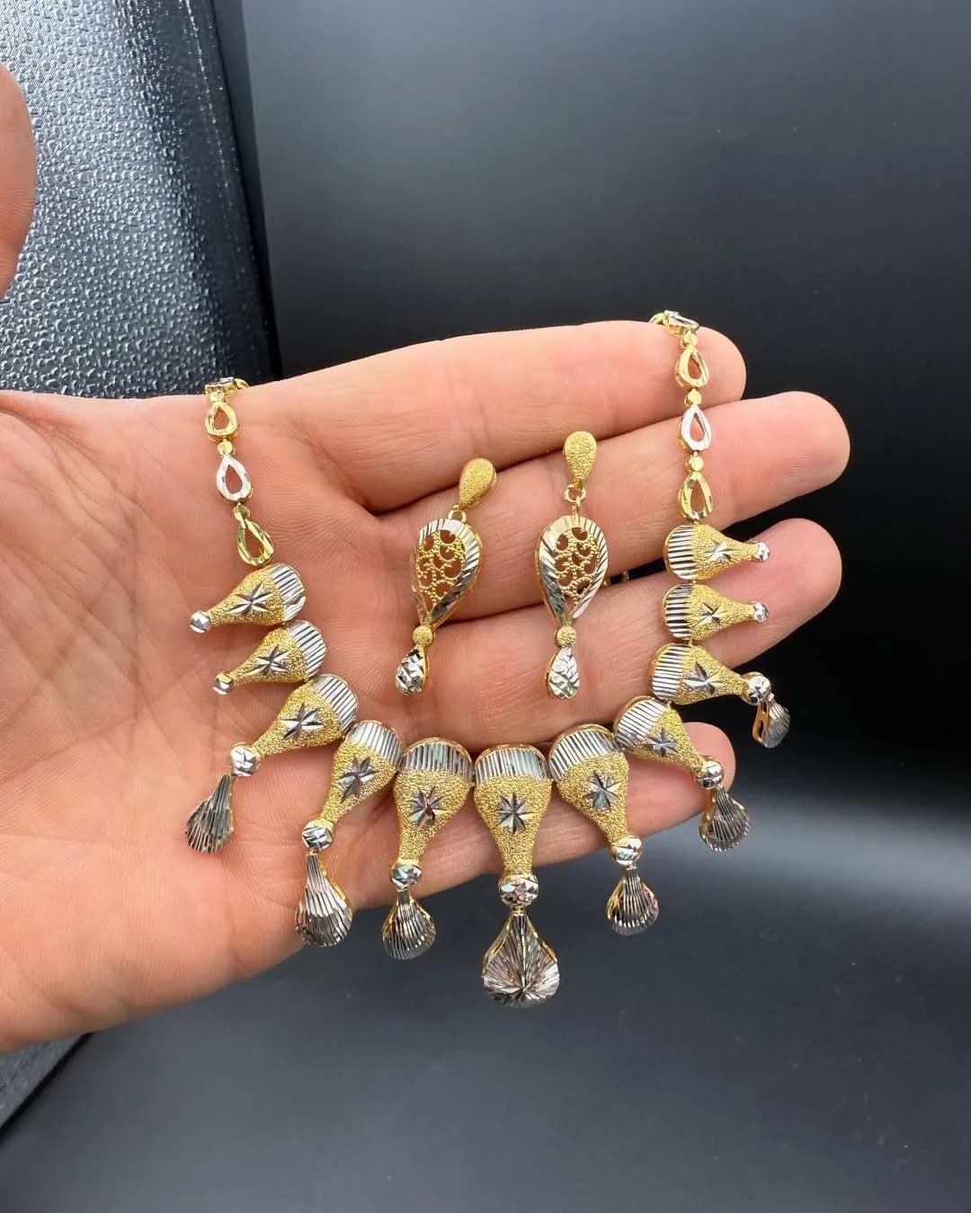گردنبند و گوشواره طلا سرخپوستی