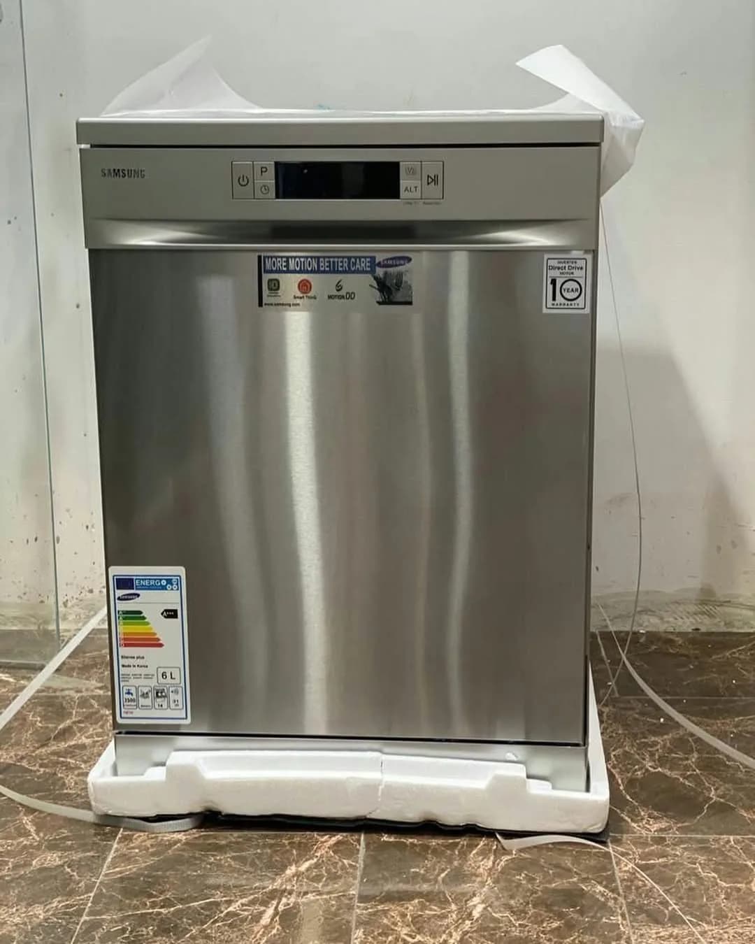 ماشین ظرفشویی سامسونگ DW60M5070FW، رنگ نقره‌ای، جنس استیل و فلز