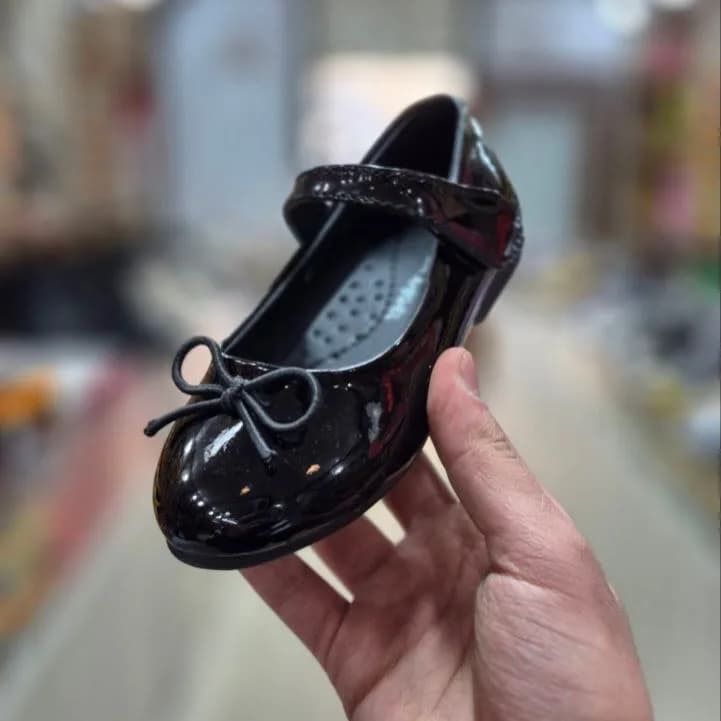 کفش مجلسی دخترانه، رنگ مشکی، جنس چرم، مدل مریجین، پاشنه تخت