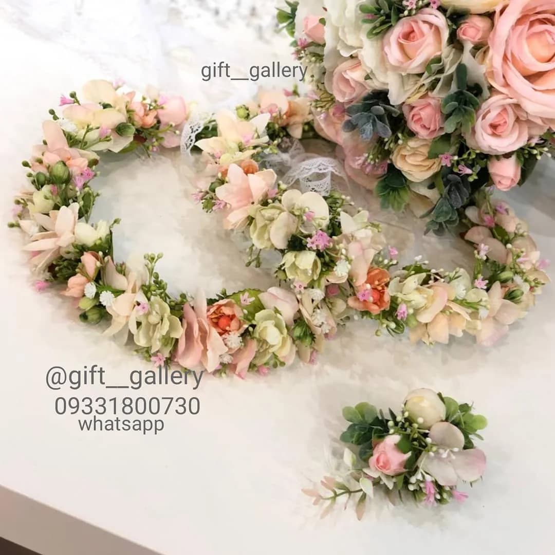 تاج گل و دسته گل عروس