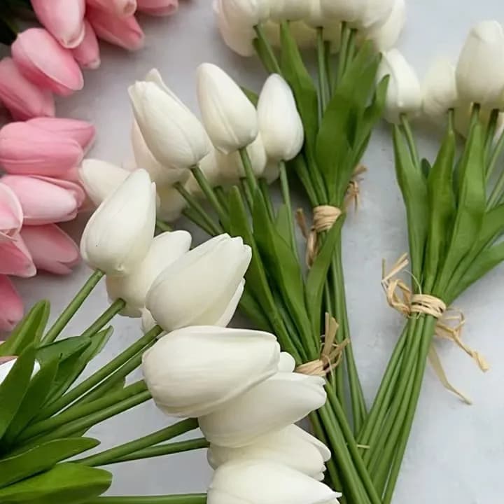 بوته لاله مصنوعی، رنگ صورتی، سفید و سبز، دستههای گل